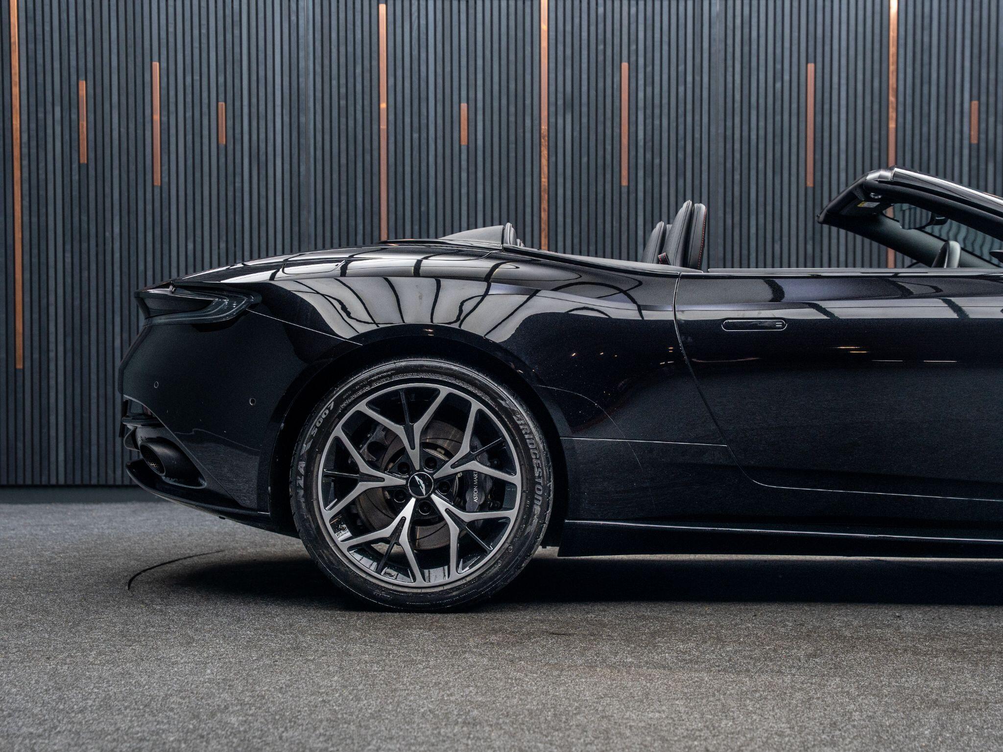 Aston Martin DB11 view 21