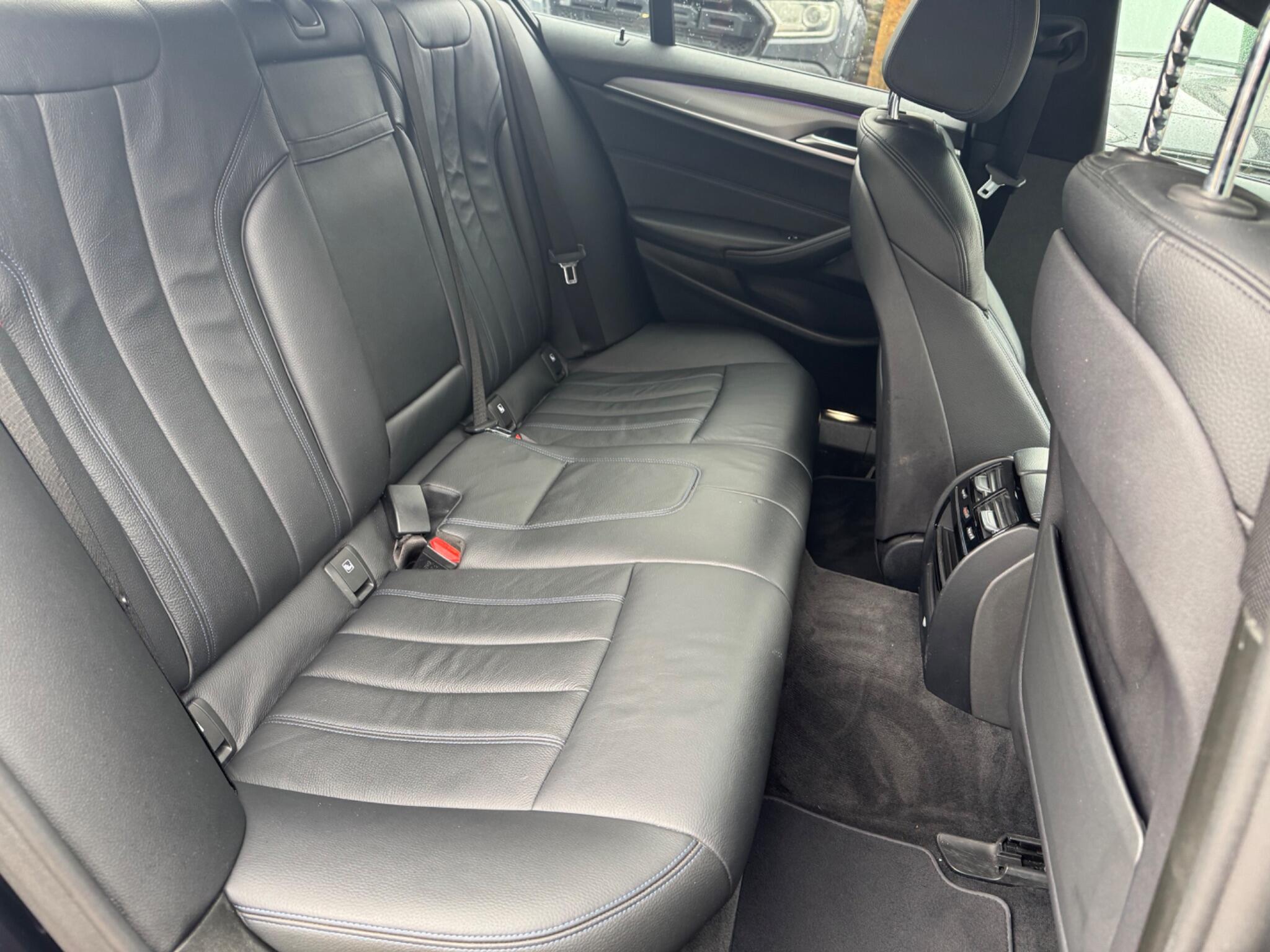 BMW 5 Series view 12