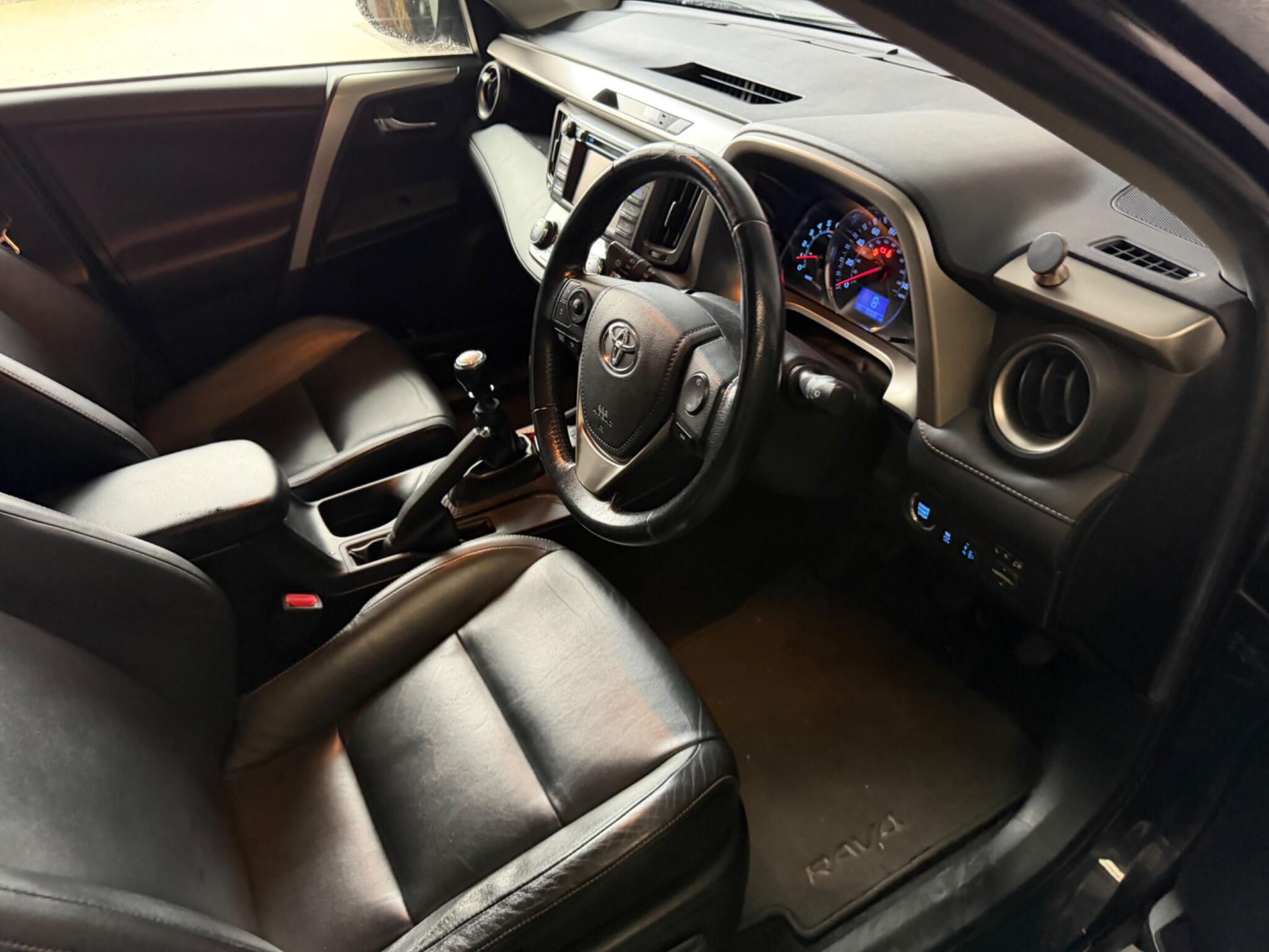 Toyota RAV4 view 21
