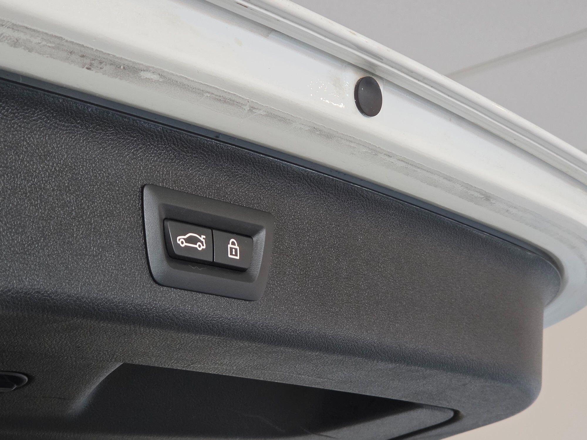 BMW 5 Series view 51
