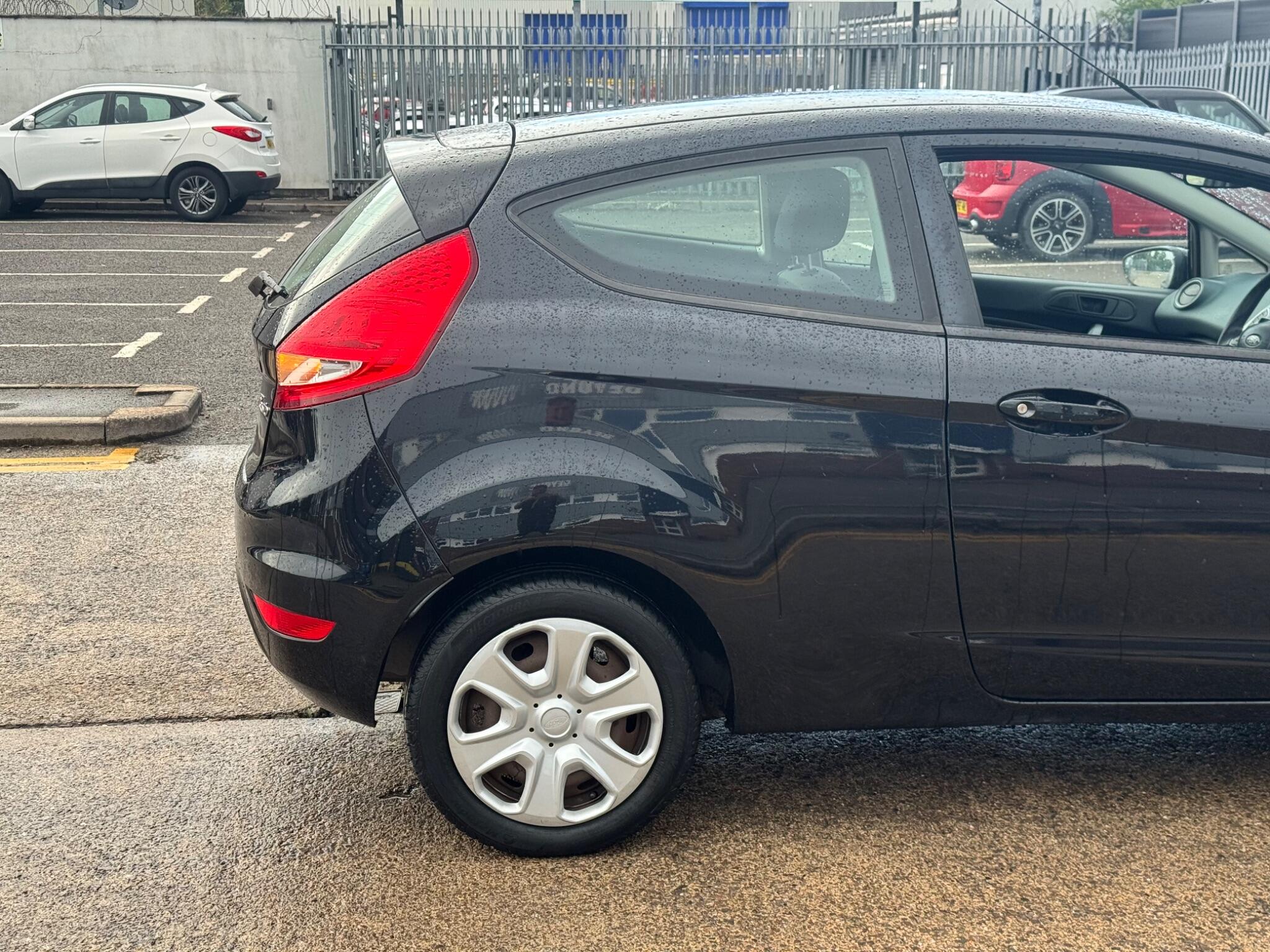 Ford Fiesta view 12