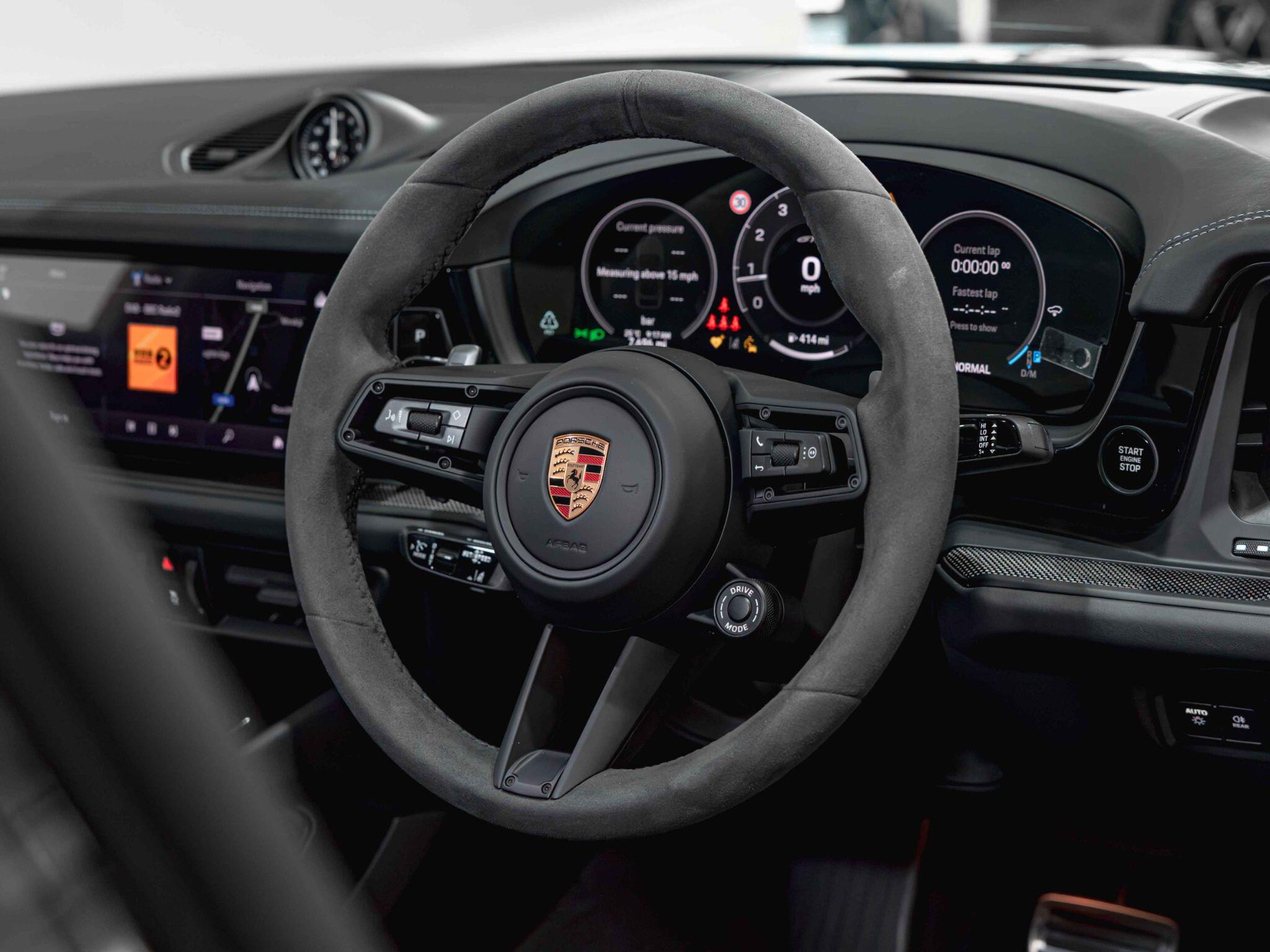 Porsche Cayenne view 19
