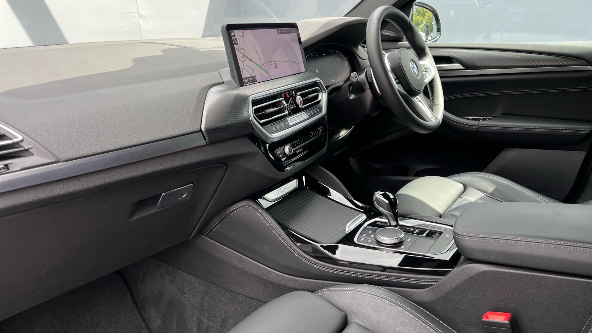 BMW X4 view 7