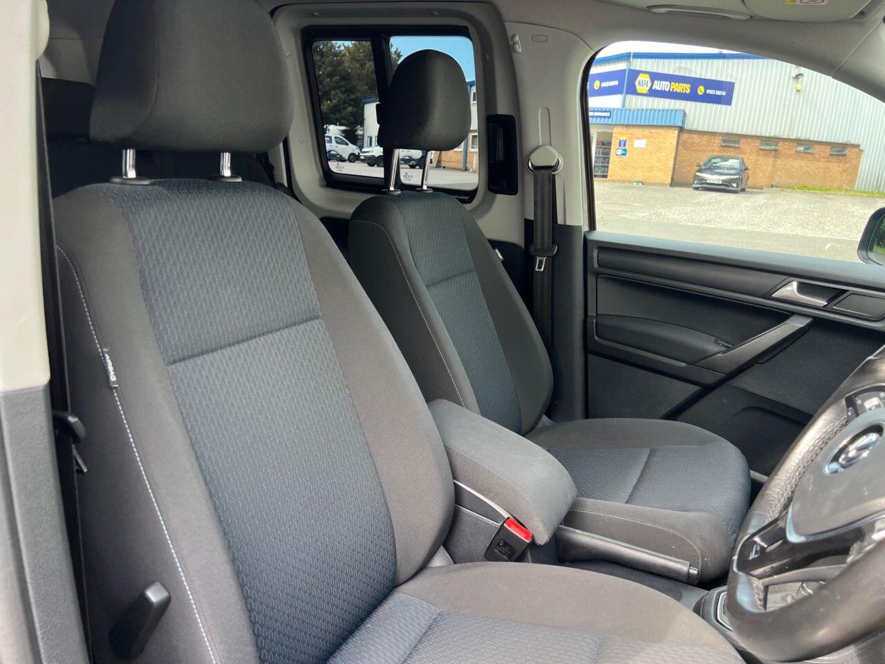 Volkswagen Caddy Life view 21