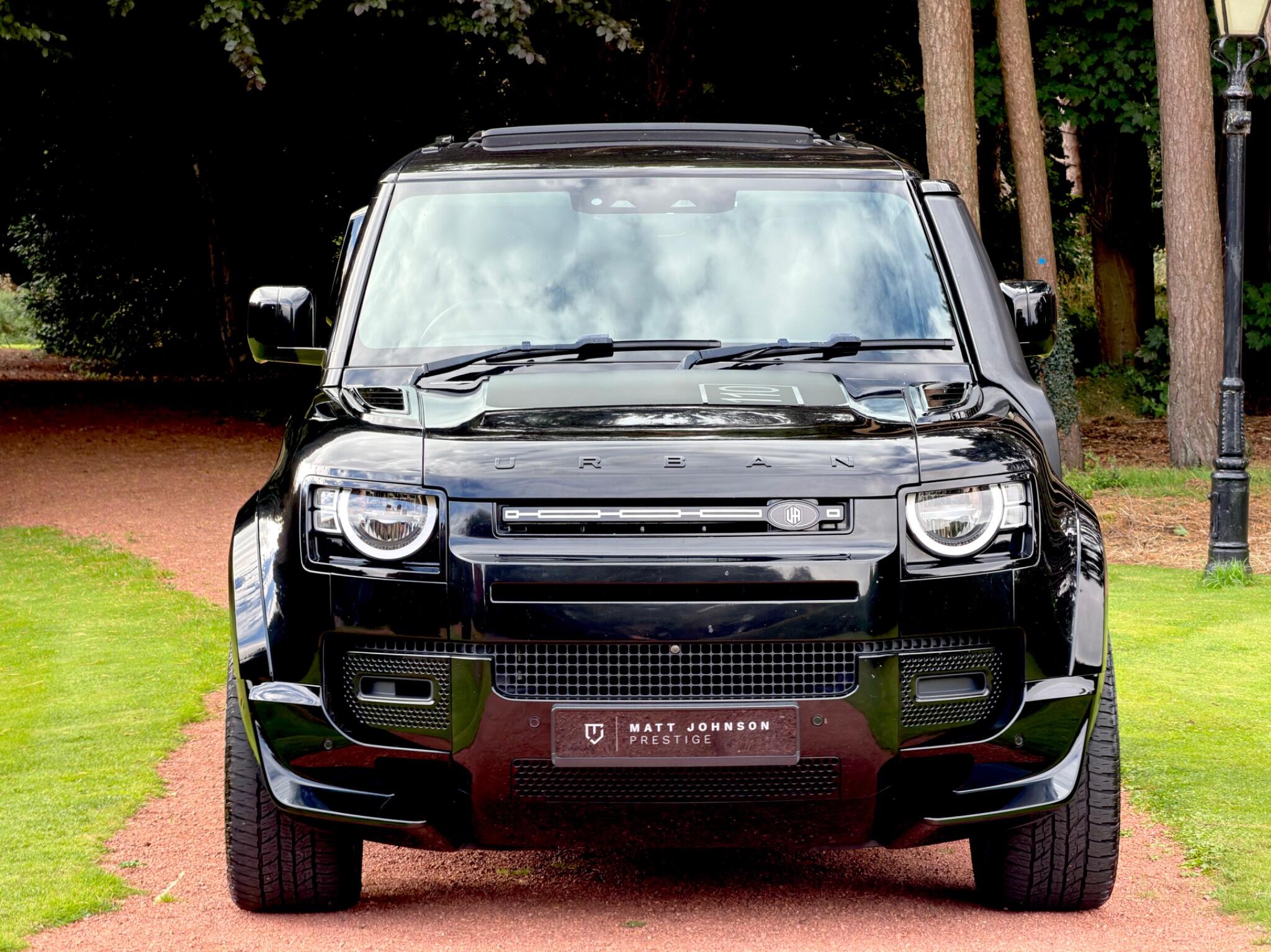 Land Rover Defender 110 view 4