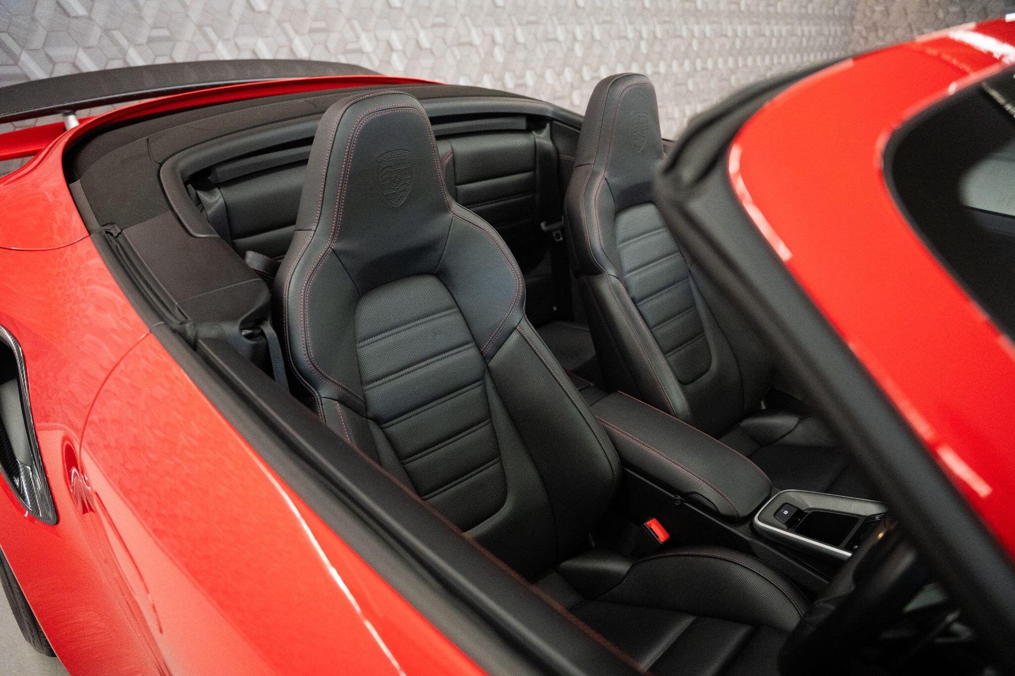 Porsche 911 view 16