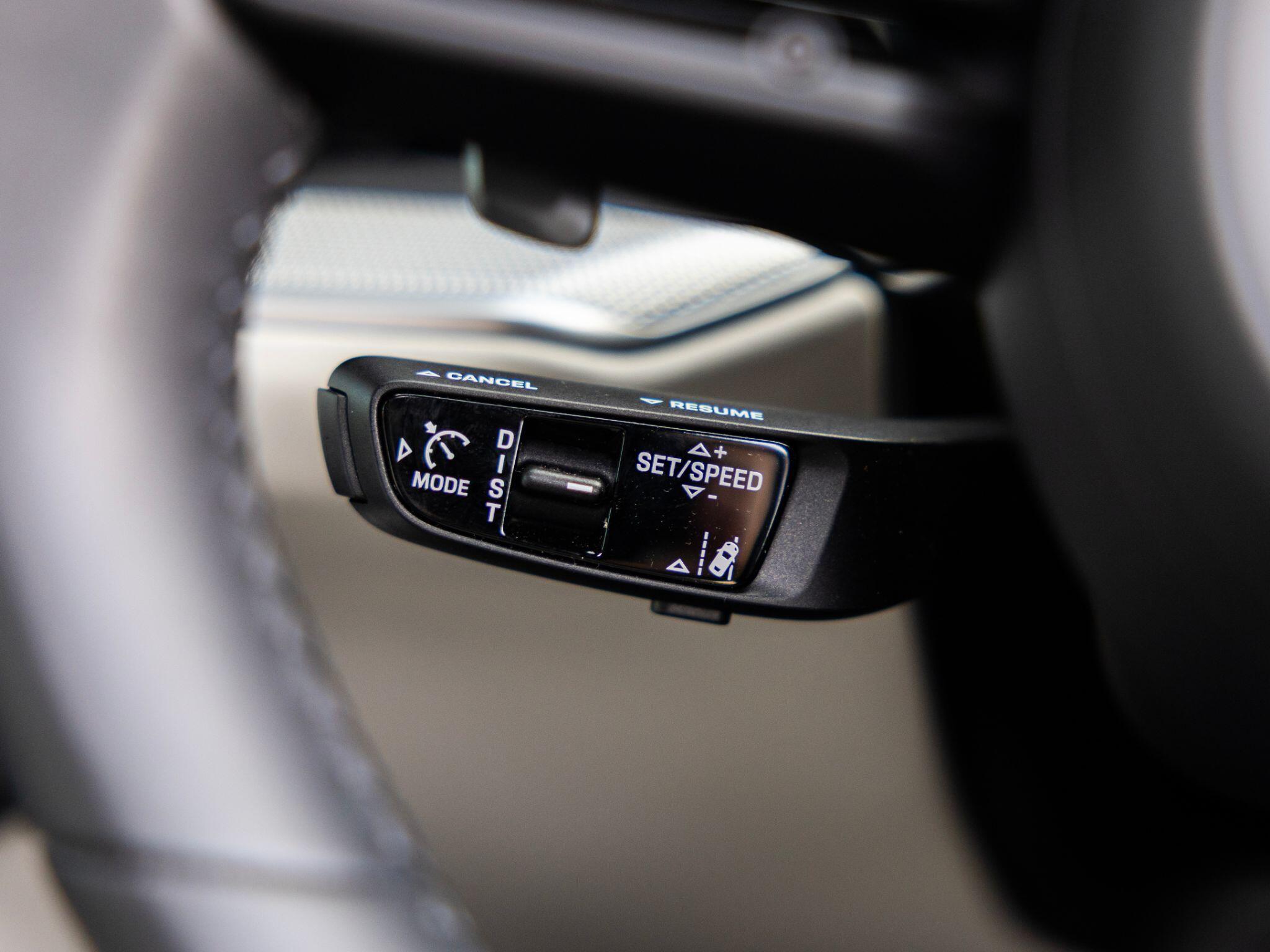 Porsche Cayenne view 35