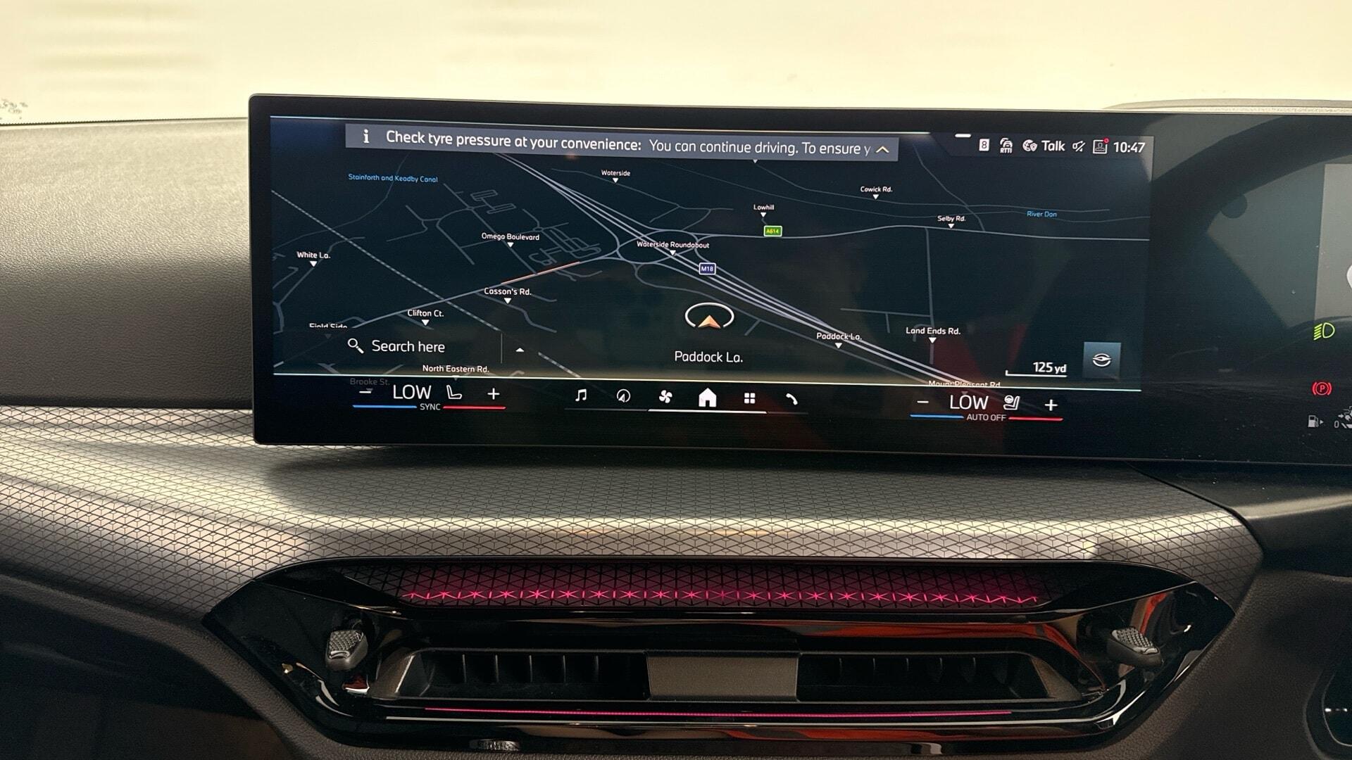 BMW 3 Series view 8