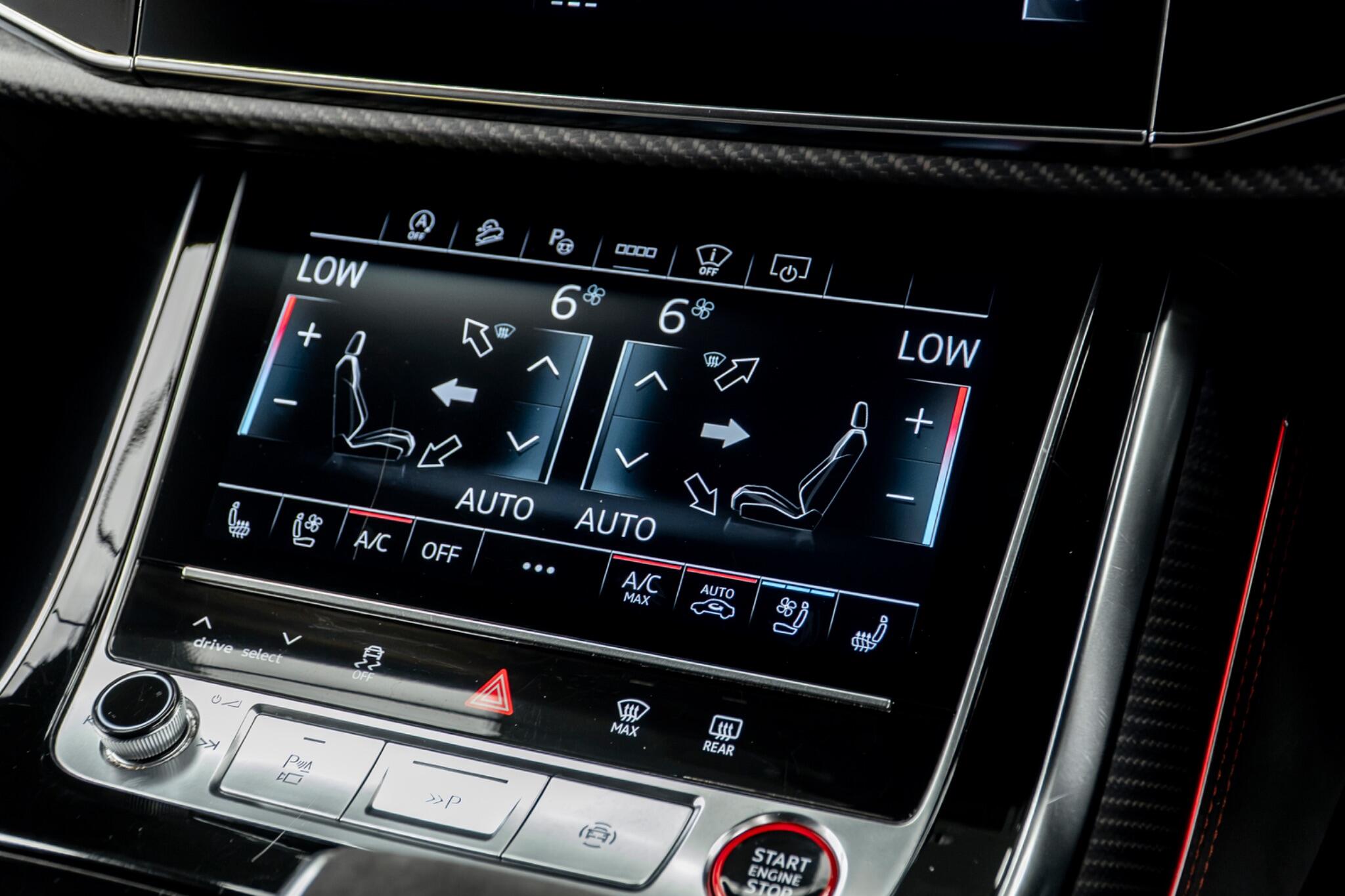 Audi RS Q8 view 30