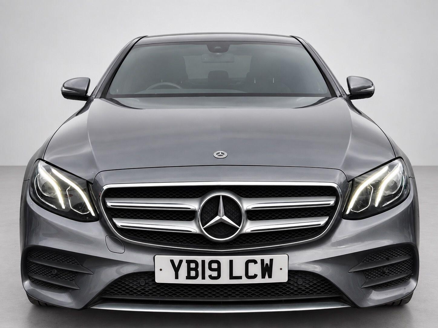 Mercedes-Benz E-Class view 3