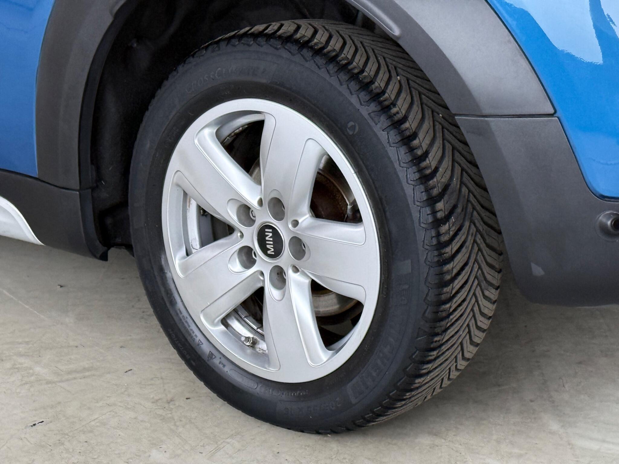 Mini Countryman view 8
