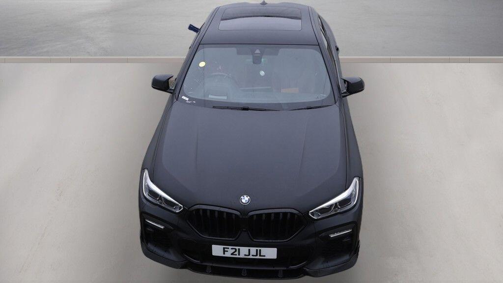 BMW X6 view 16