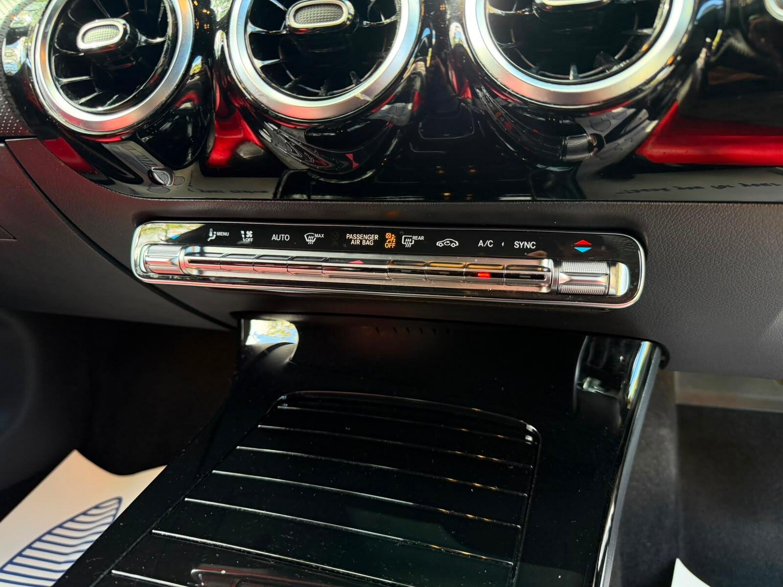 Mercedes-Benz Cla view 24