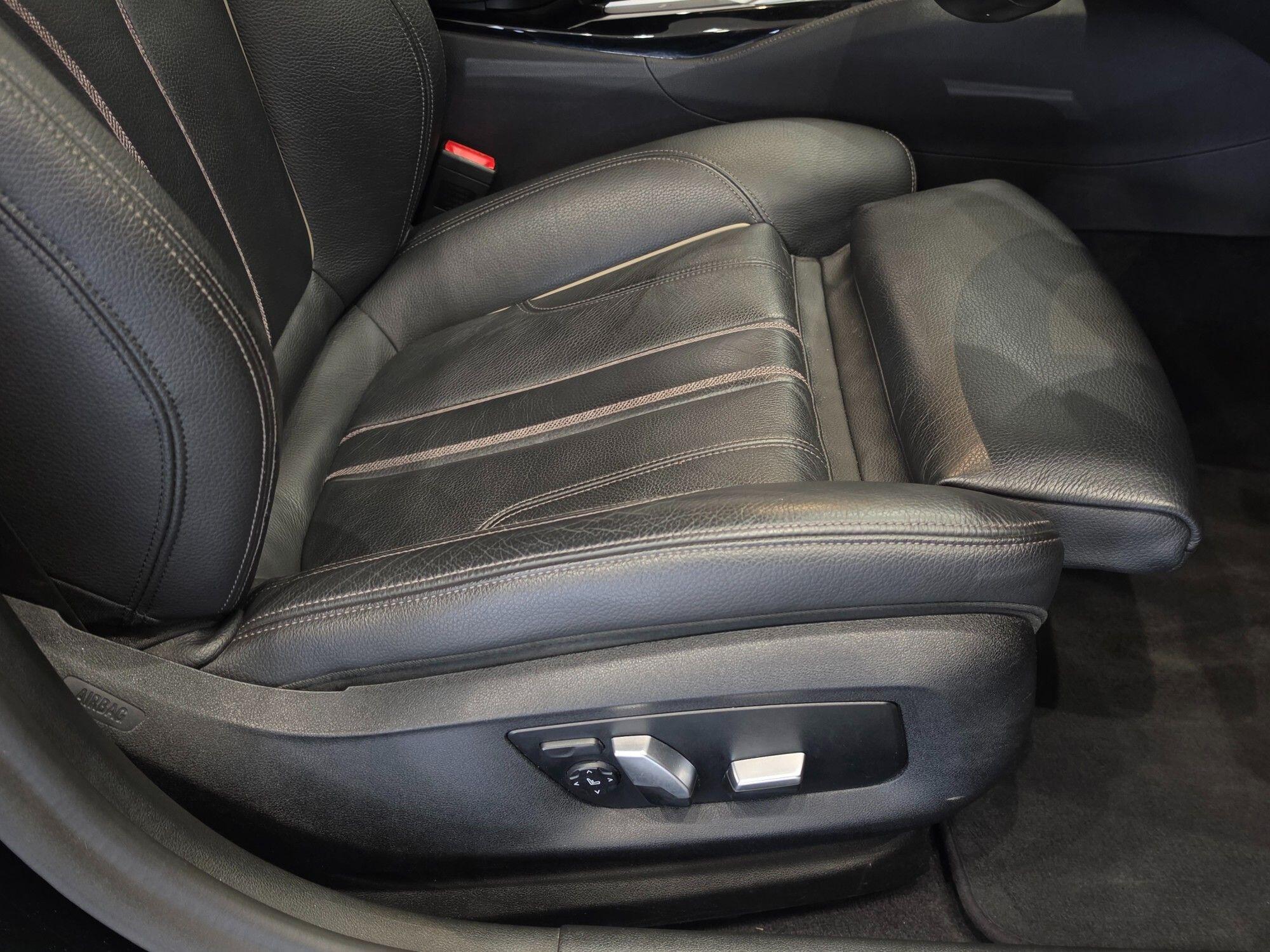 BMW 5 Series view 26