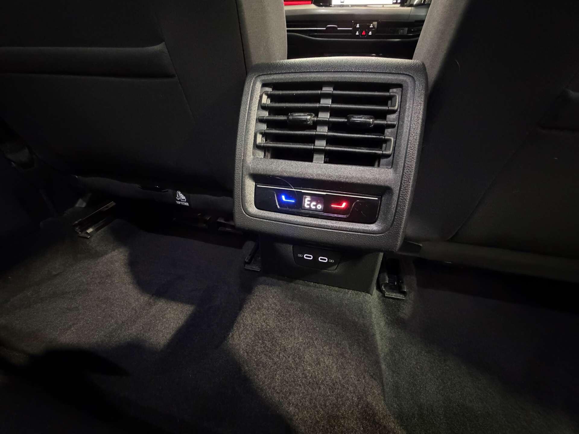 Volkswagen Golf view 53