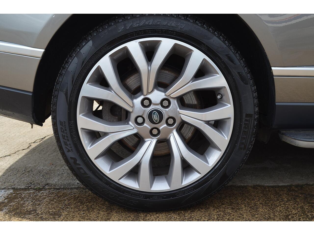 Land Rover Range Rover view 20