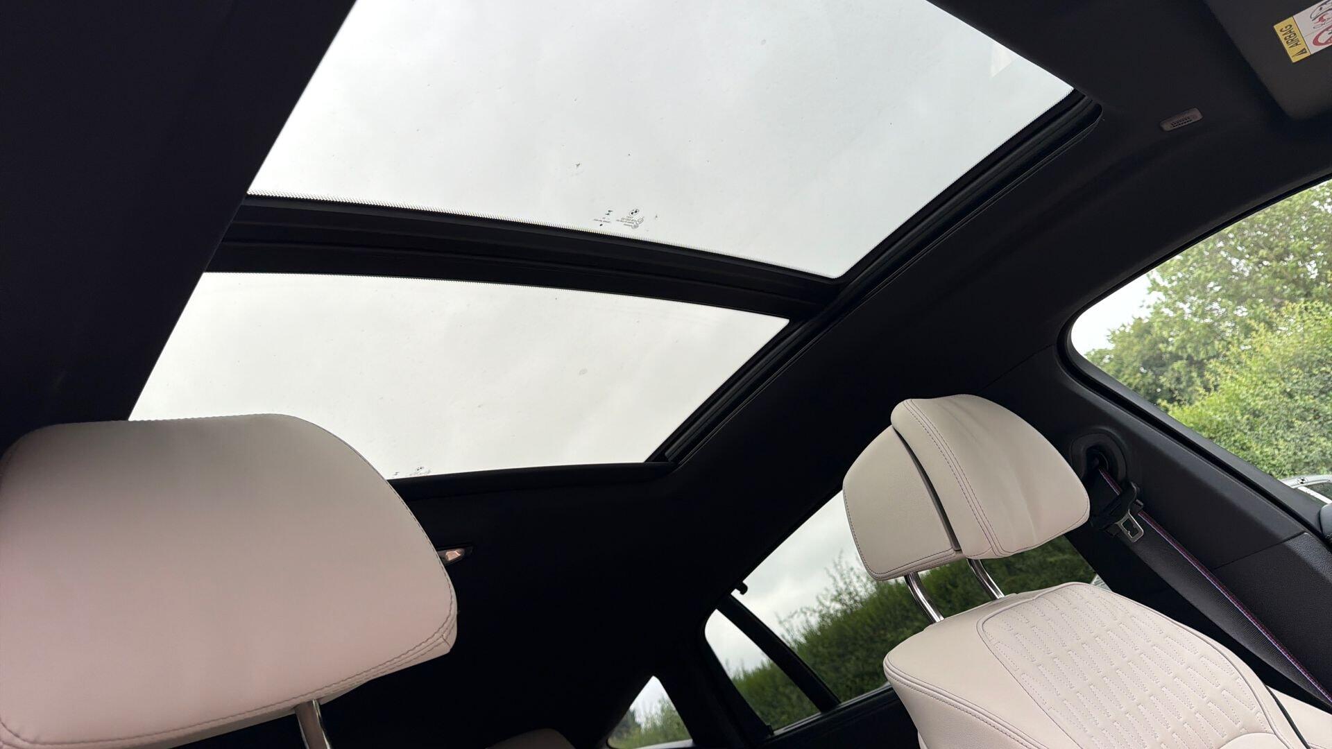 BMW X6 view 22