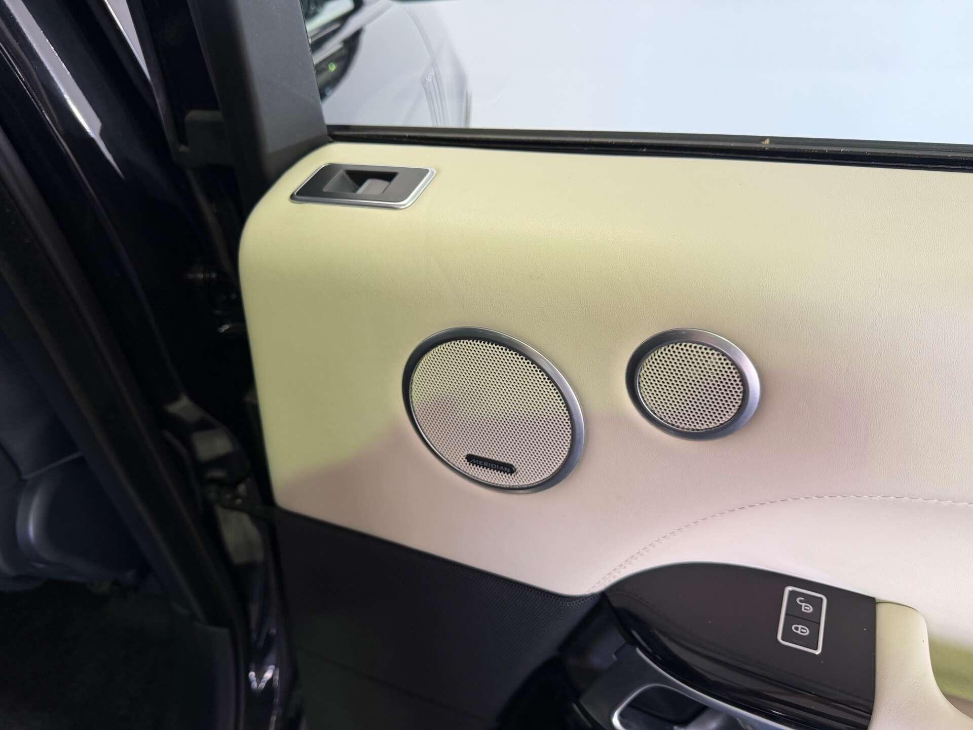 Land Rover Range Rover view 61