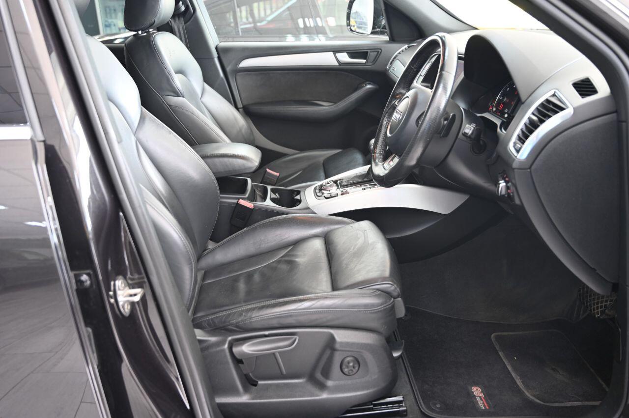 Audi Q5 view 16