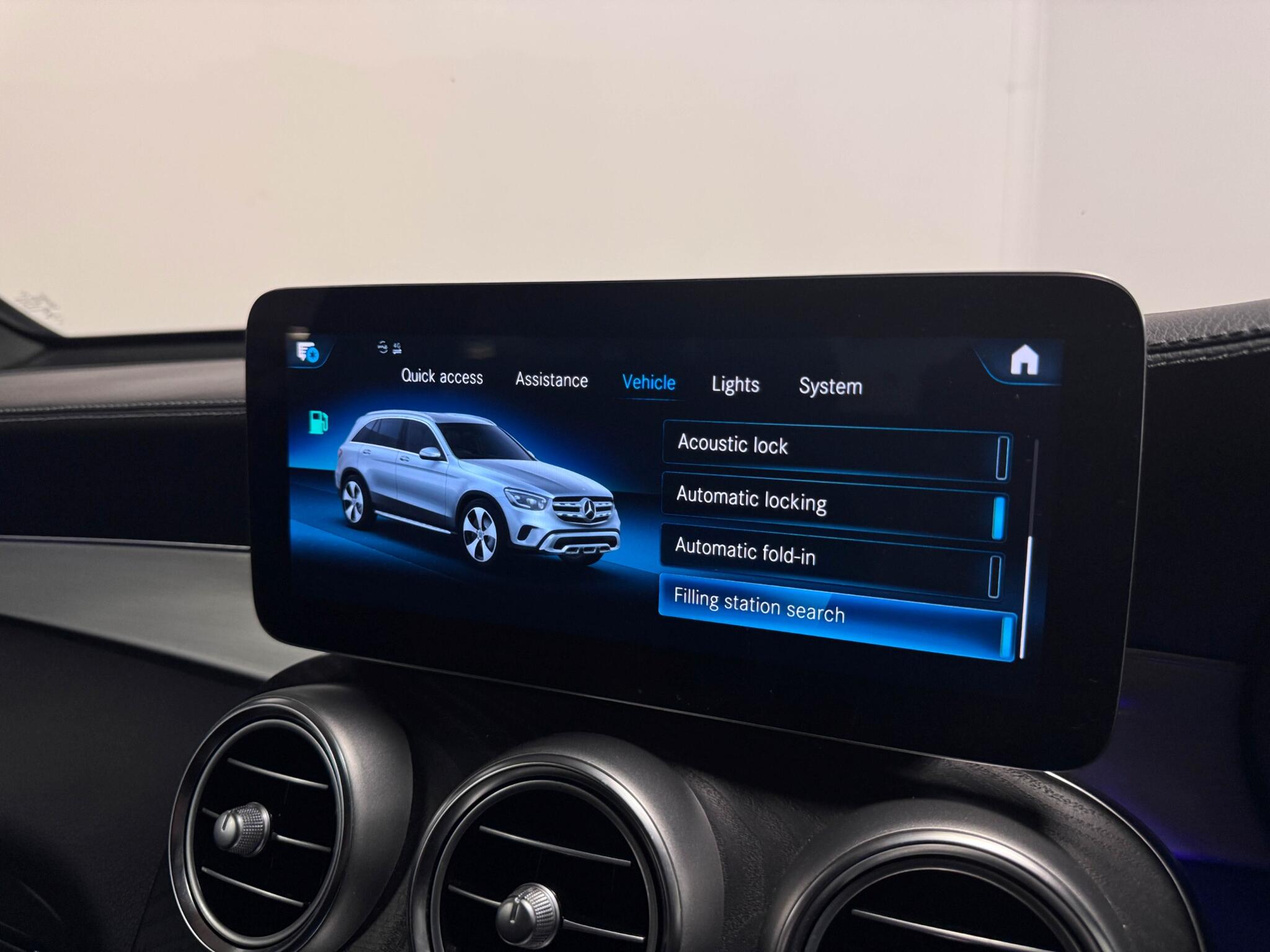 Mercedes-Benz GLC view 55