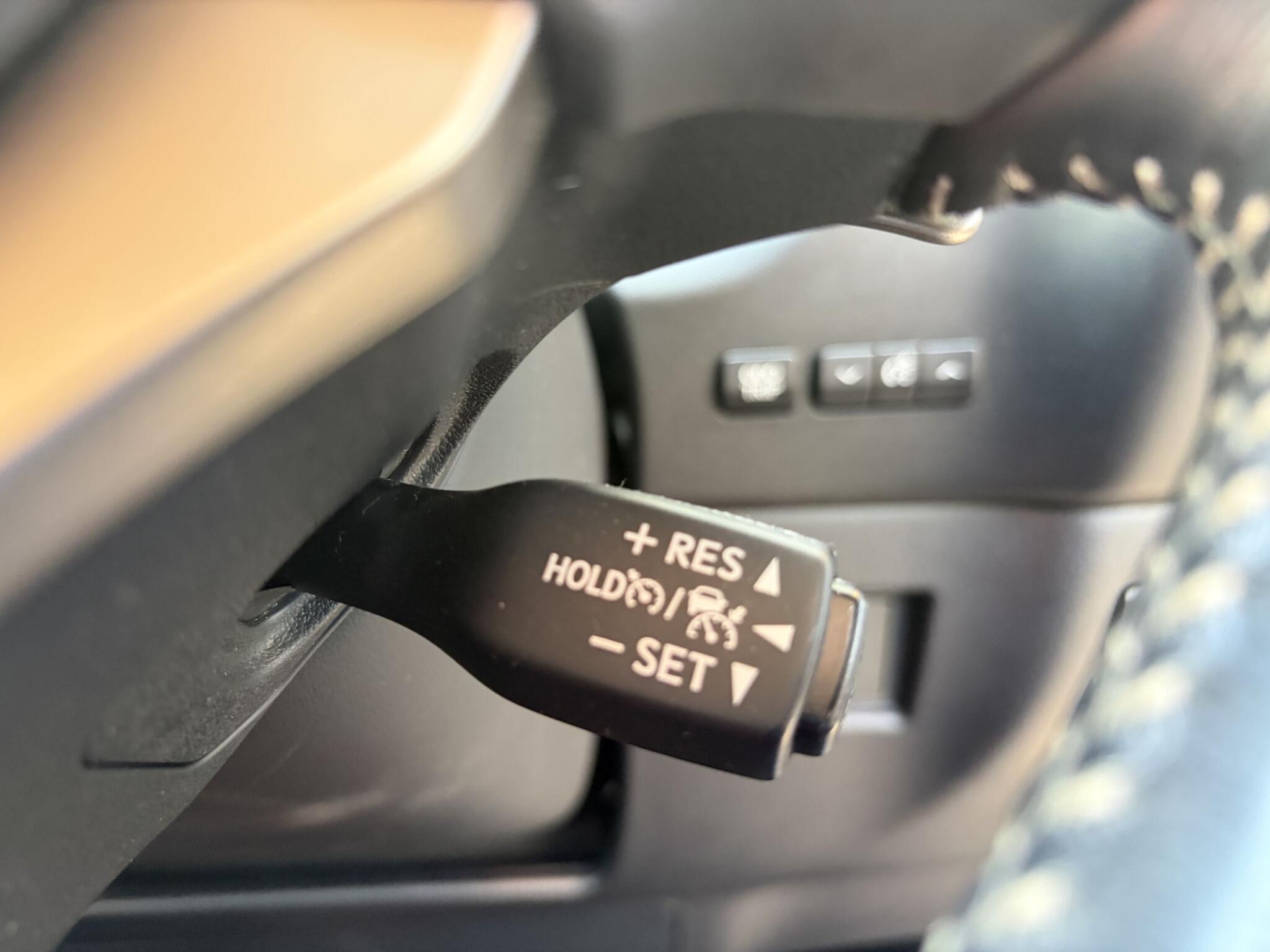 Lexus NX view 25