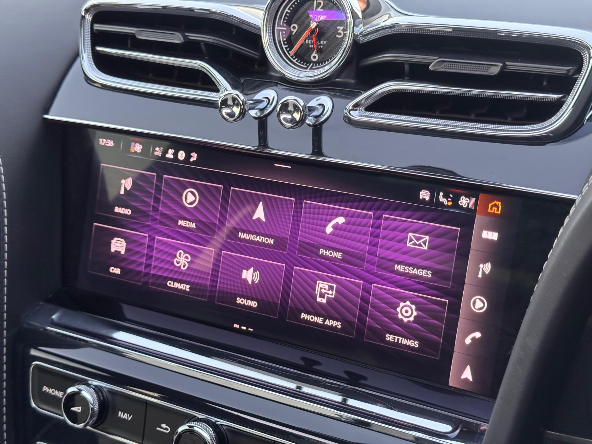 Bentley Bentayga view 44