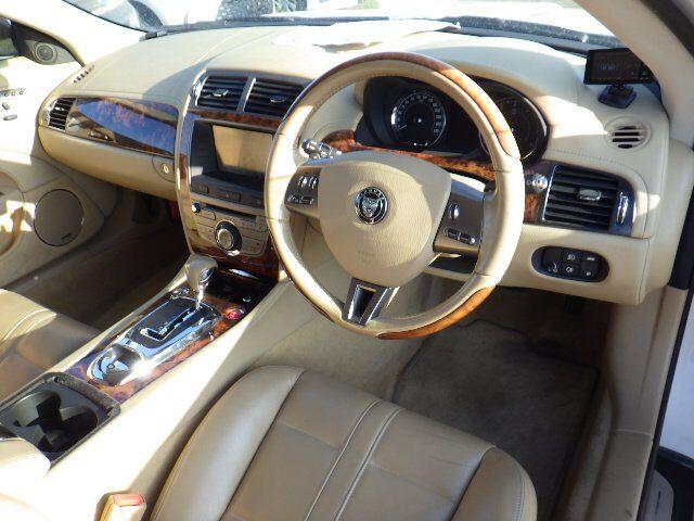 Jaguar XK view 12