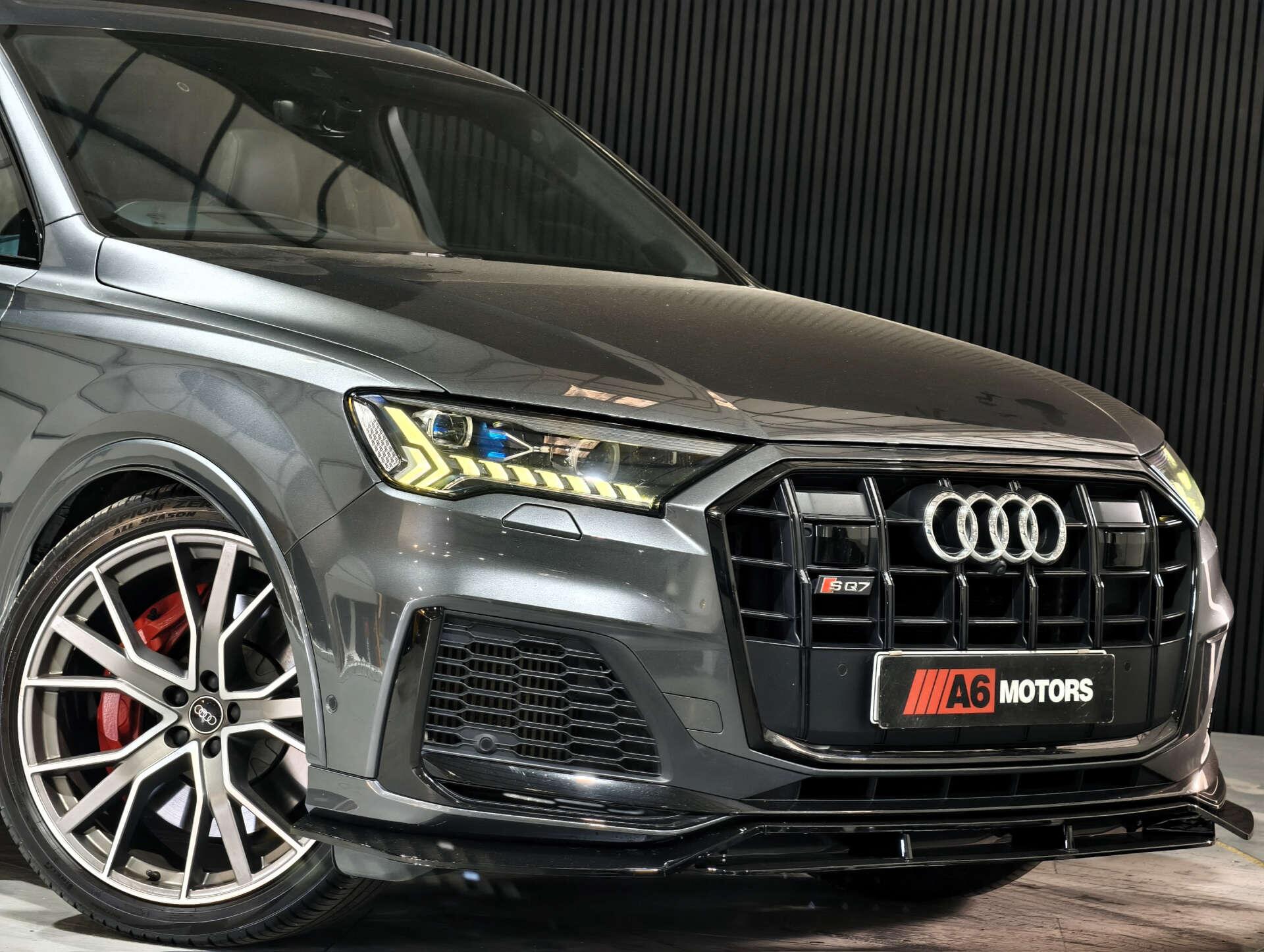 Audi SQ7 view 24