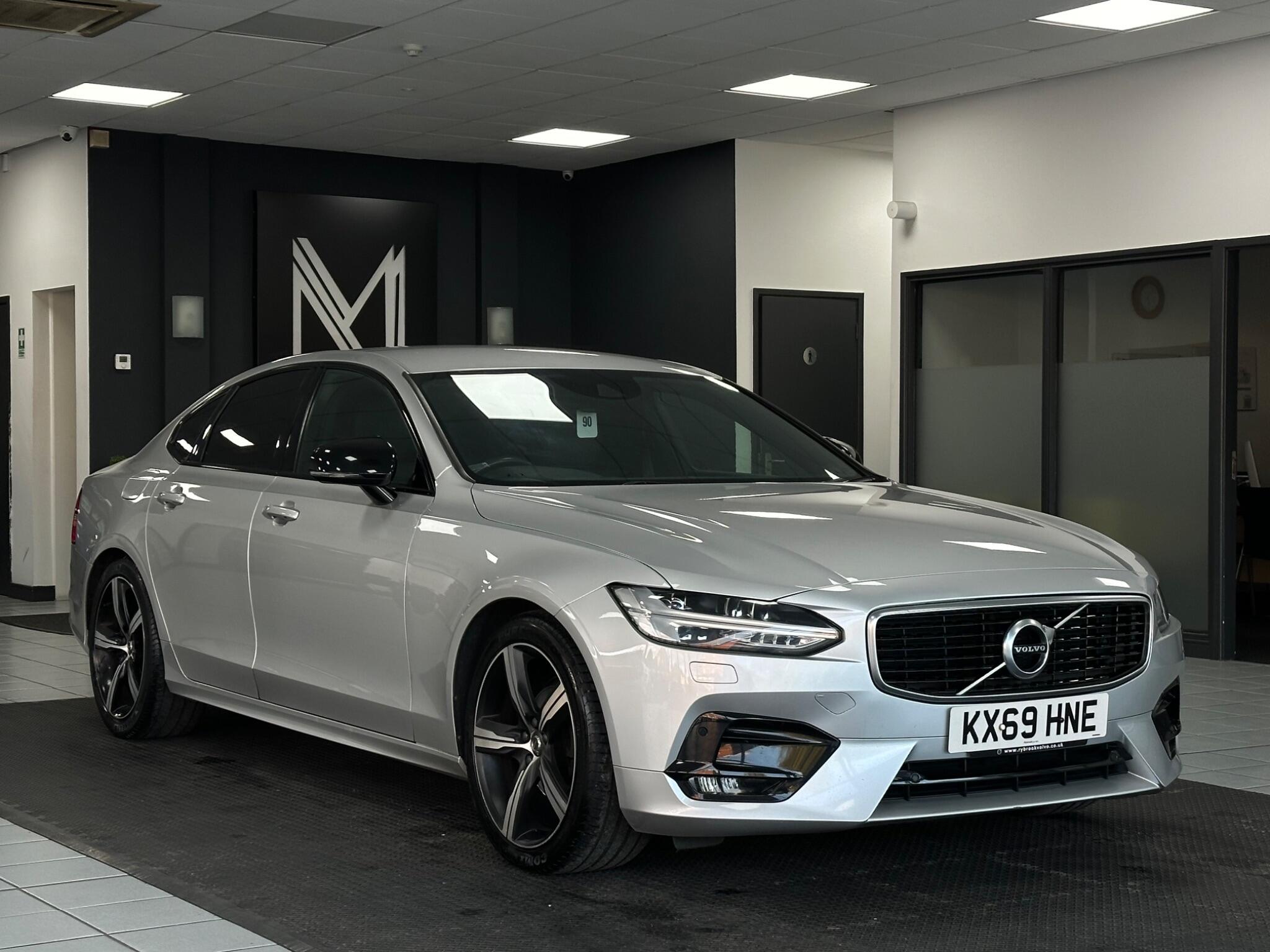 Volvo S90 view 3