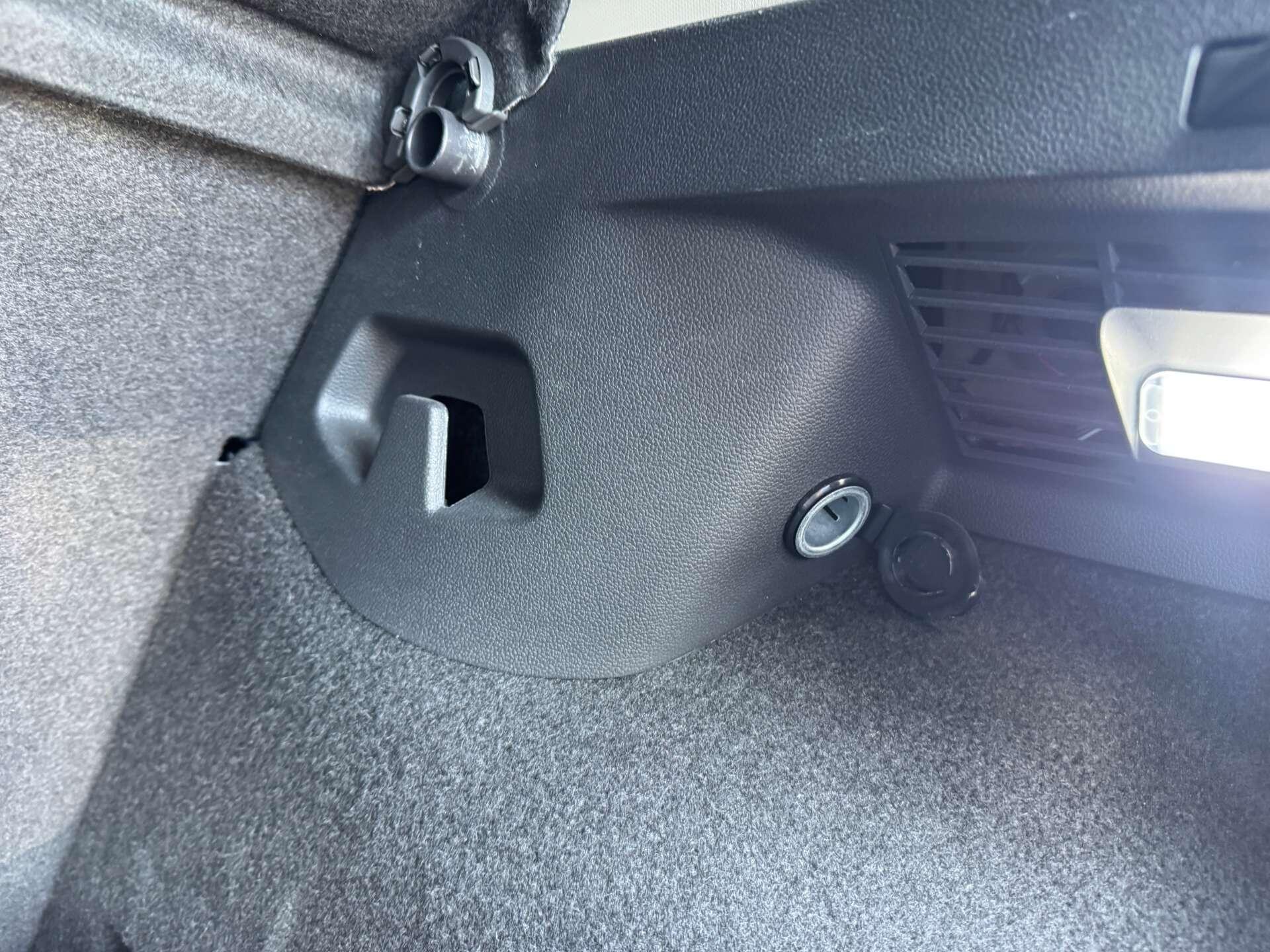 Volkswagen Golf view 22