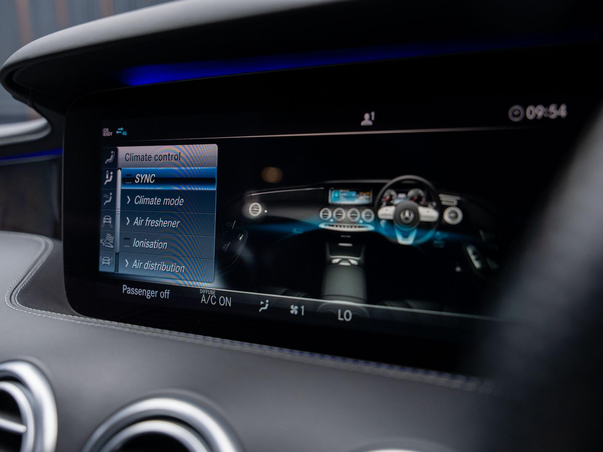 Mercedes-Benz S-Class view 28