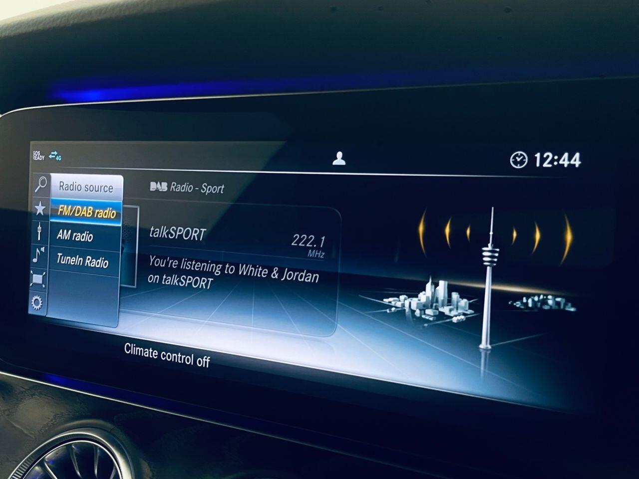 Mercedes-Benz E Class view 23