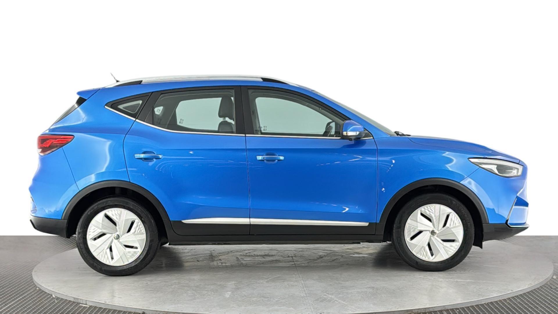 MG ZS view 3