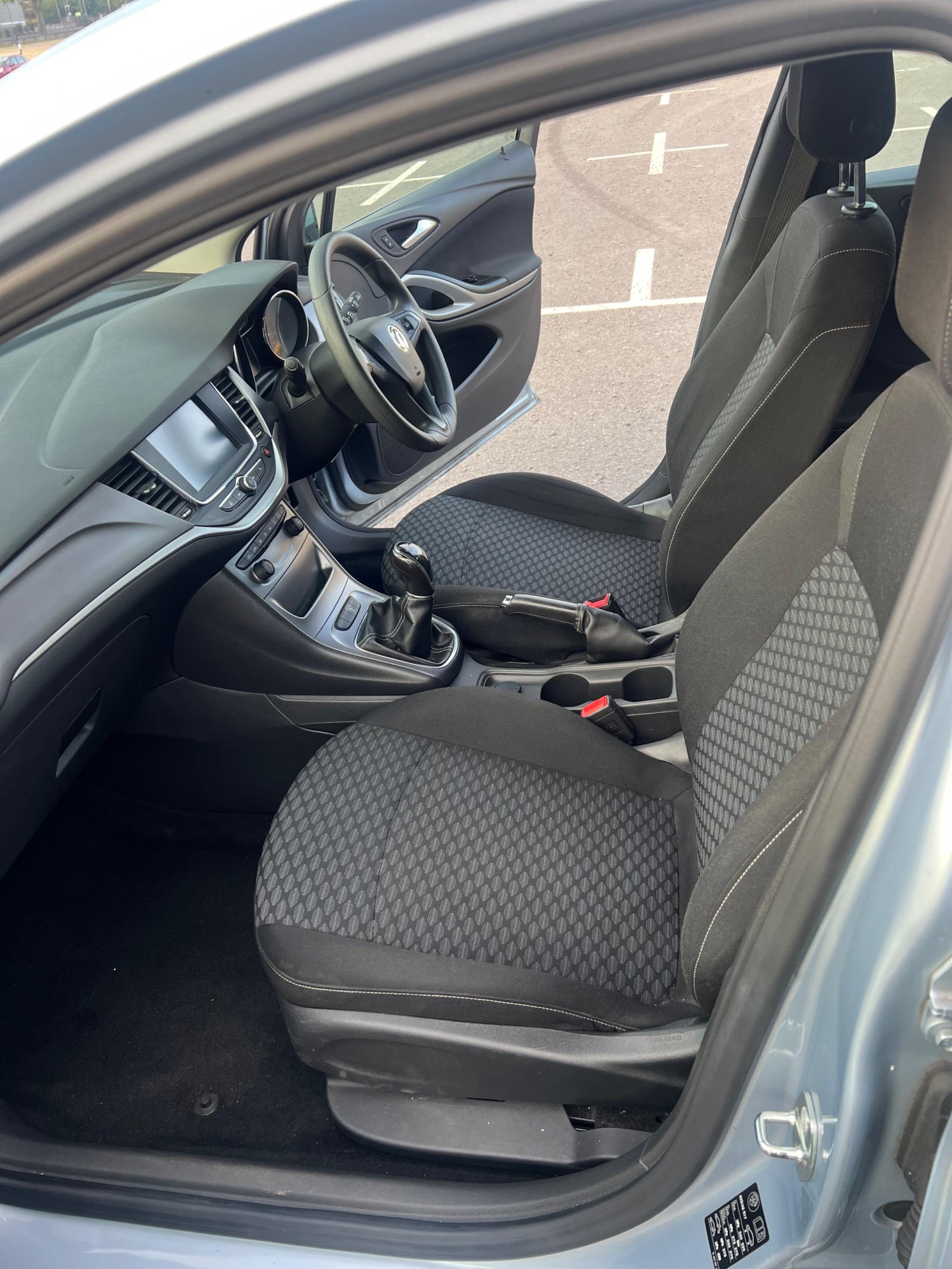 2017 Vauxhall Astra 1.4i Design Euro 6 5dr • 48,900 miles image 19