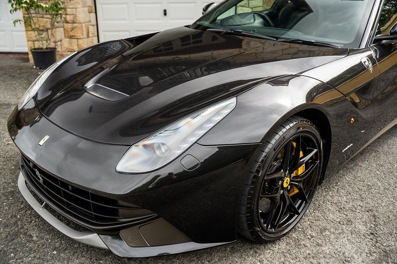 Ferrari F12 view 44