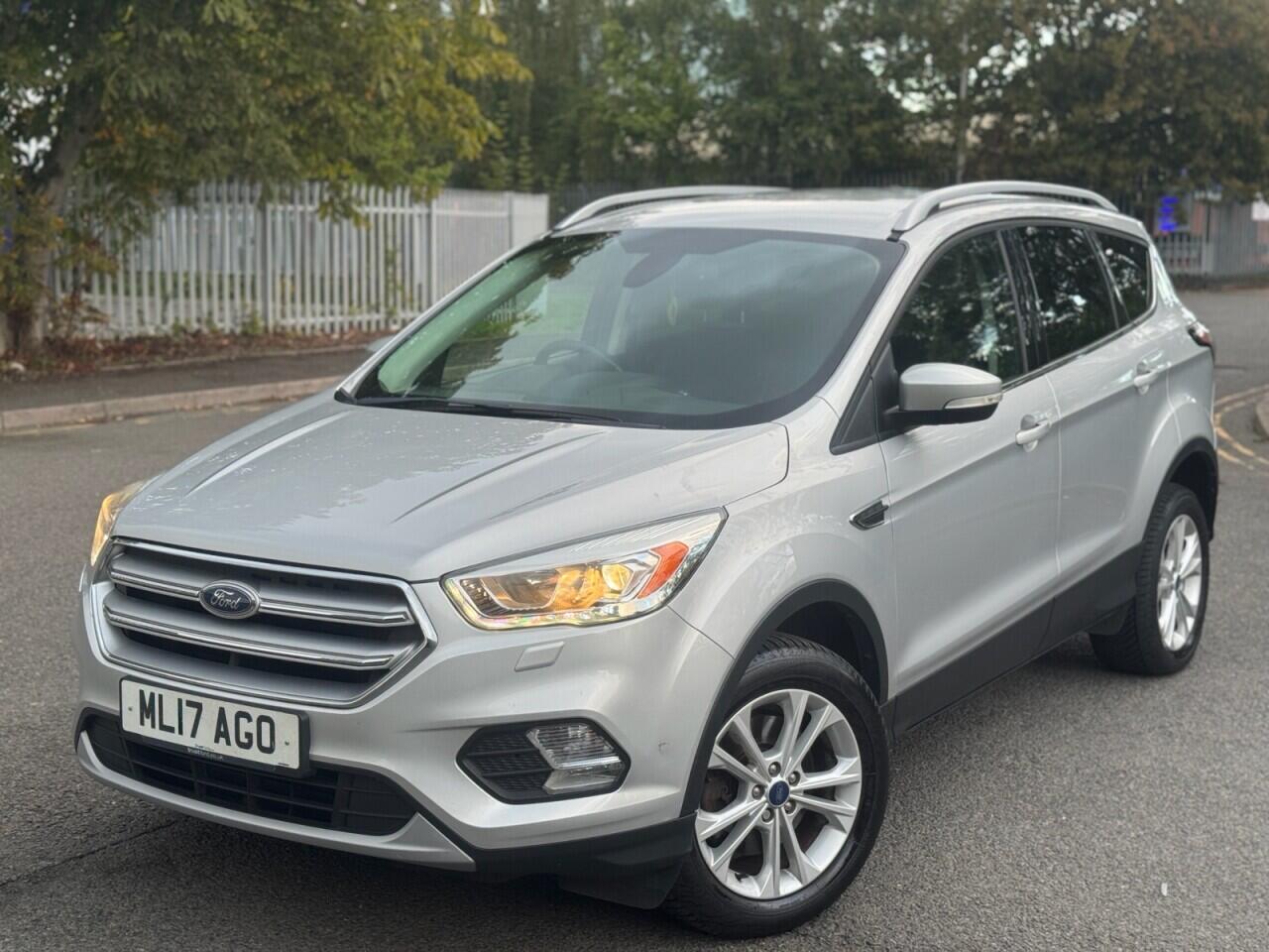 Ford Kuga view 3