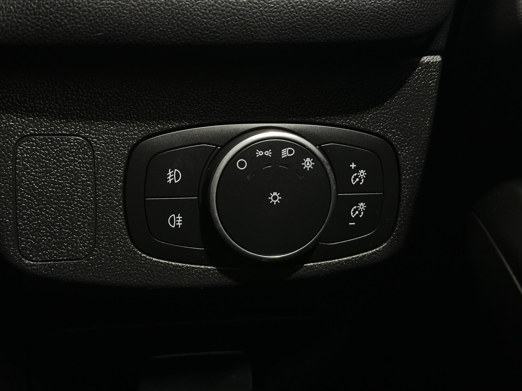 Ford Focus view 18