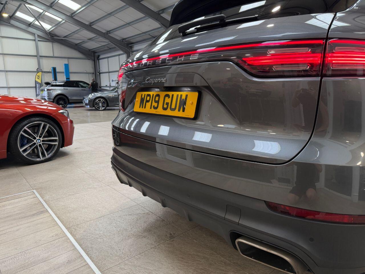 Porsche Cayenne view 26