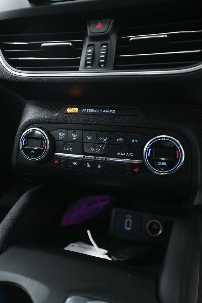 Ford Focus view 23