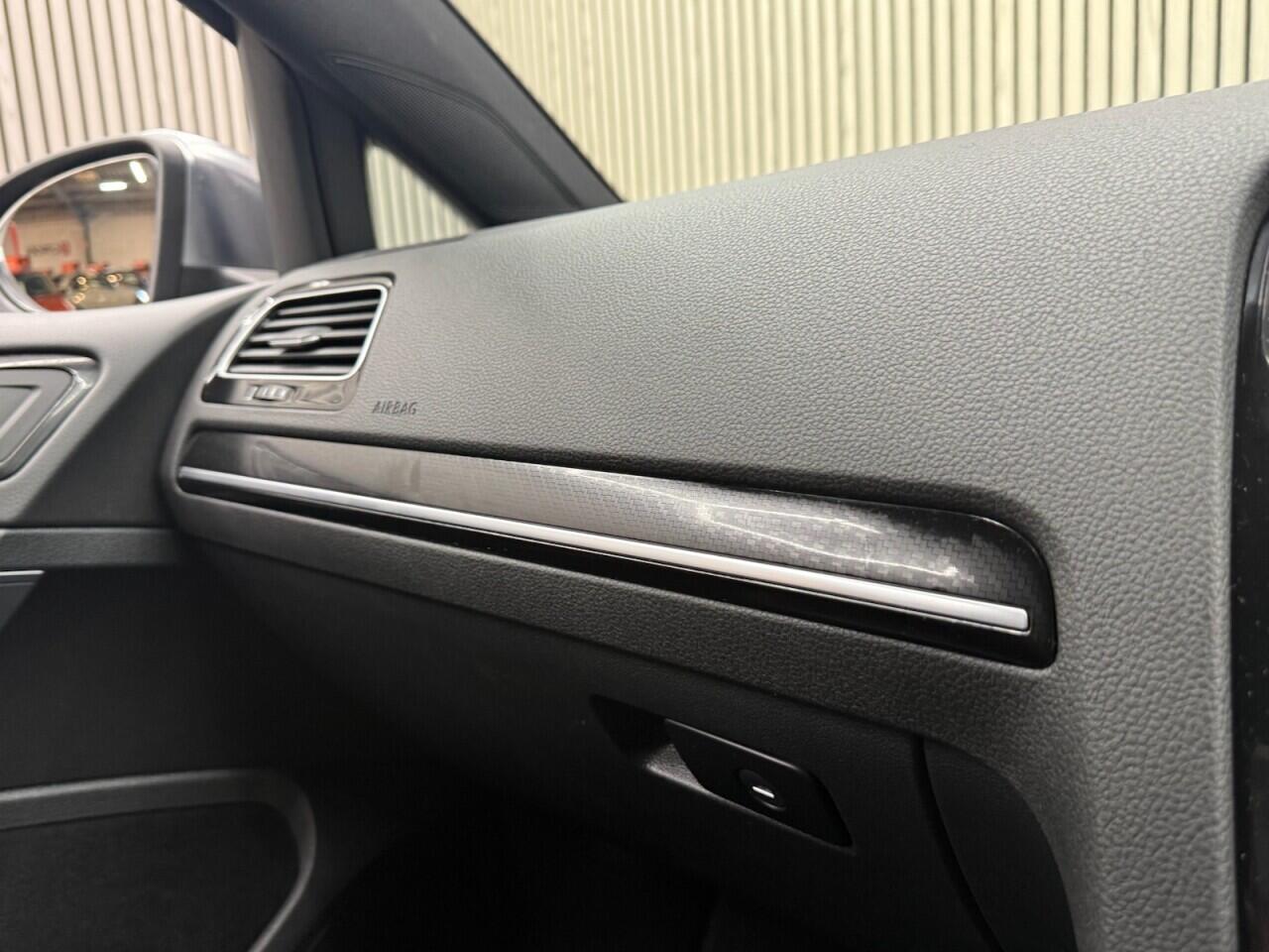 Volkswagen Golf view 22