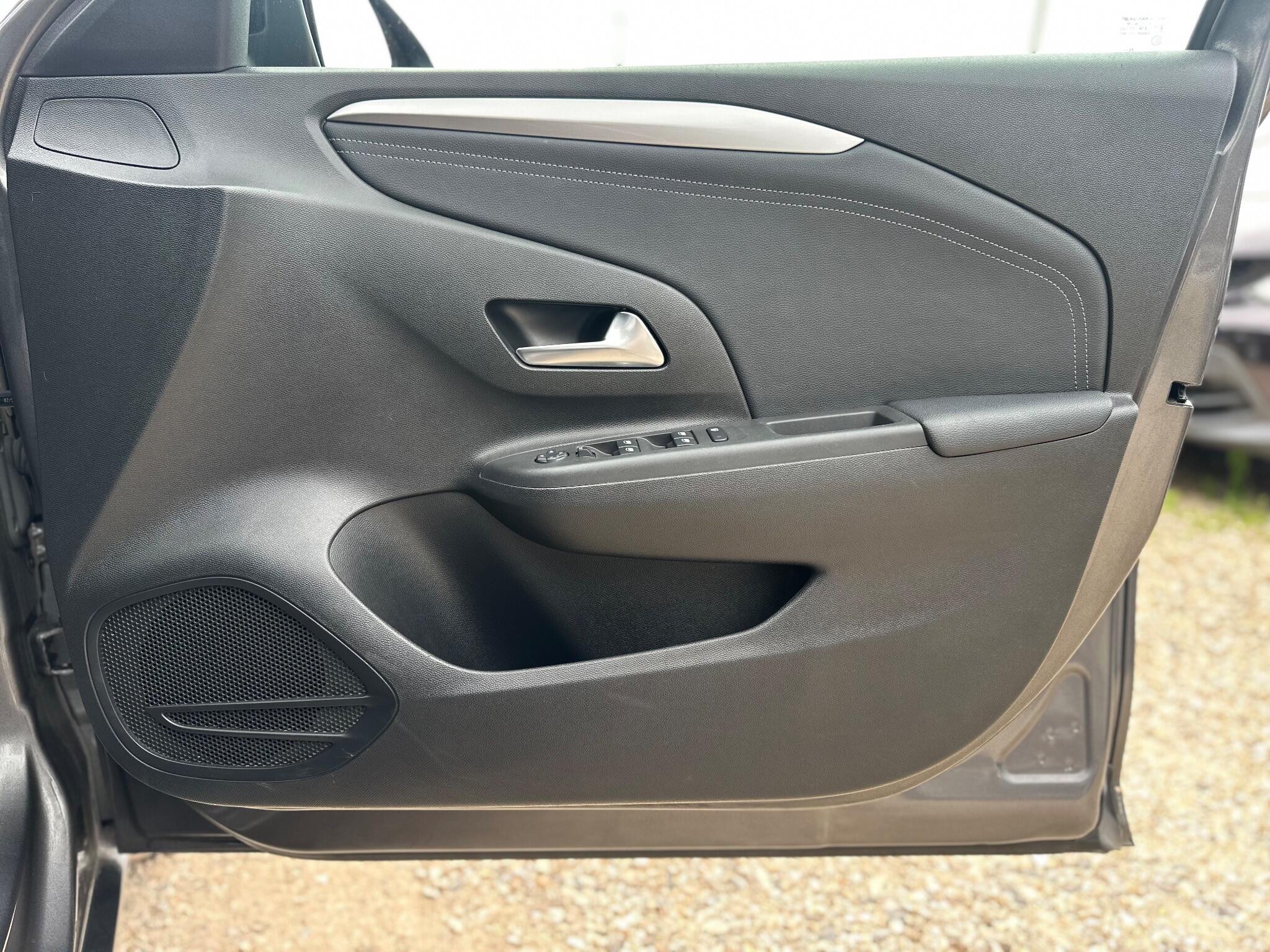 Vauxhall Corsa view 58