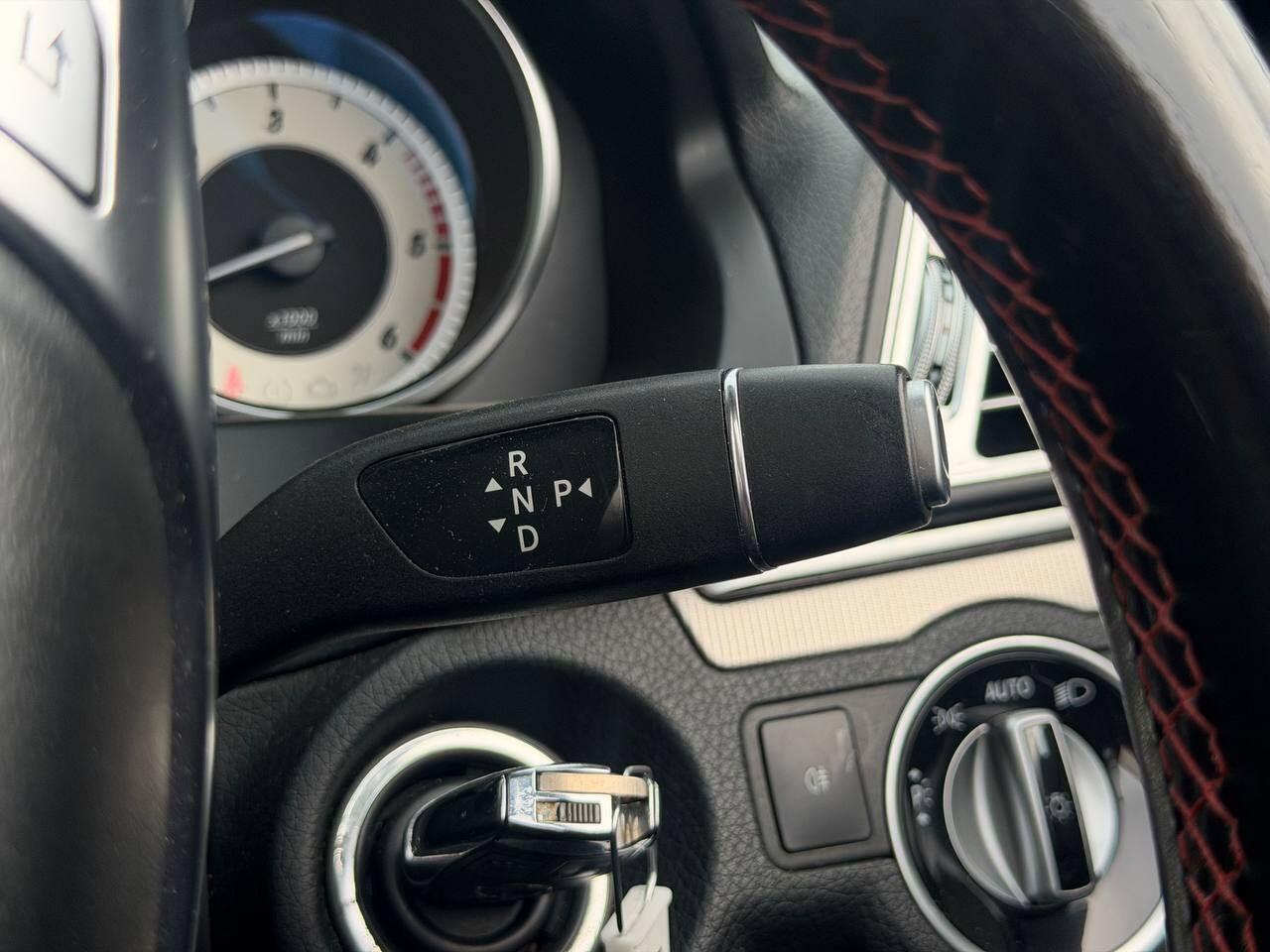 Mercedes-Benz E-Class view 22