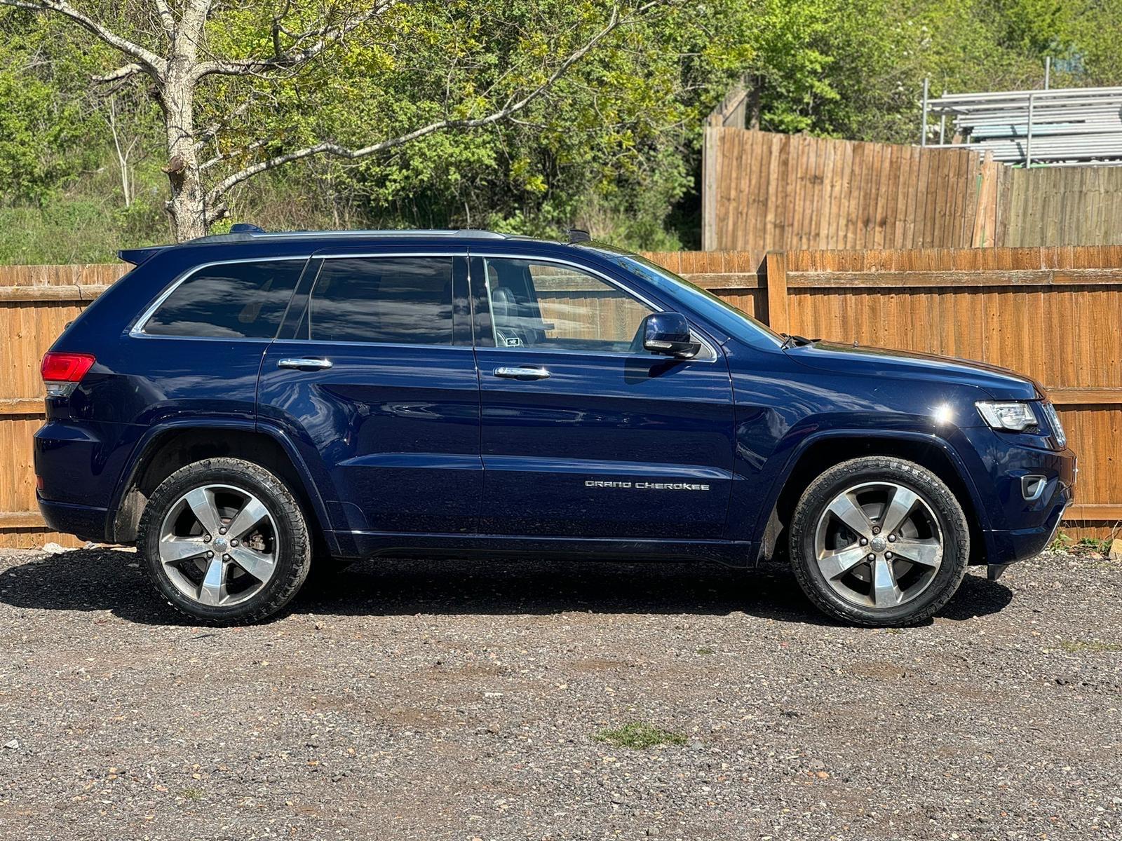 Jeep Grand Cherokee view 11