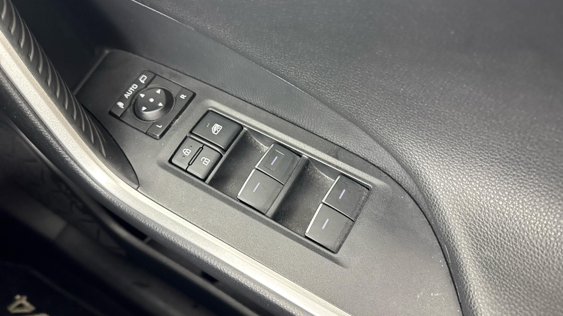 Toyota RAV4 view 38