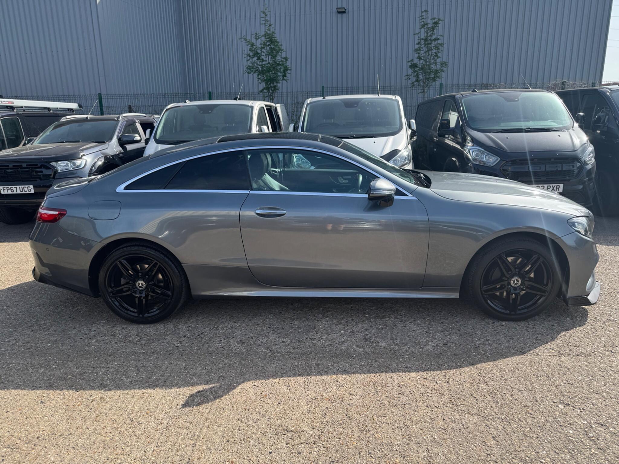Mercedes-Benz E Class view 9