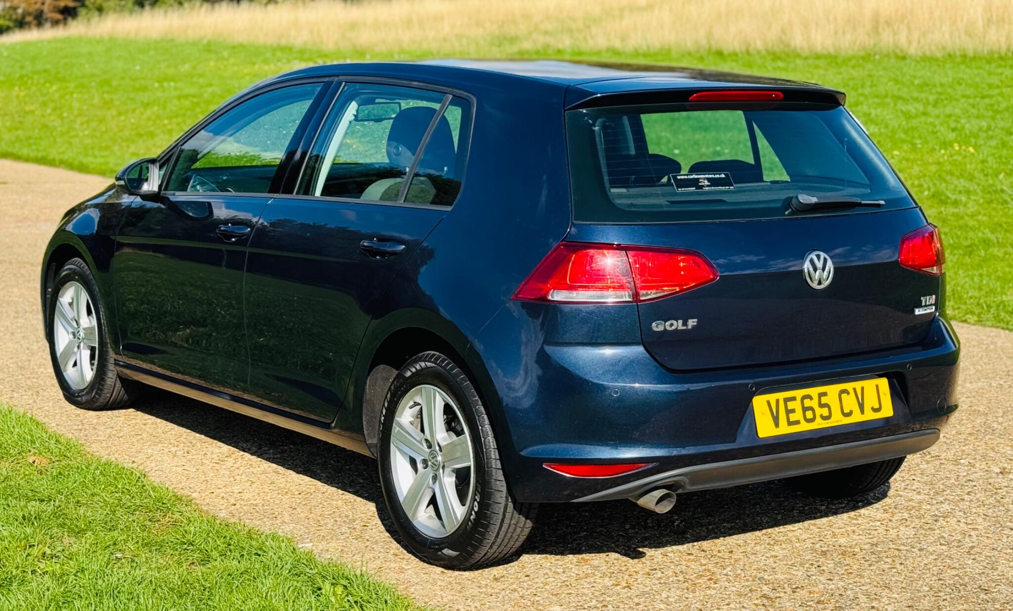 2015 Volkswagen Golf image 9