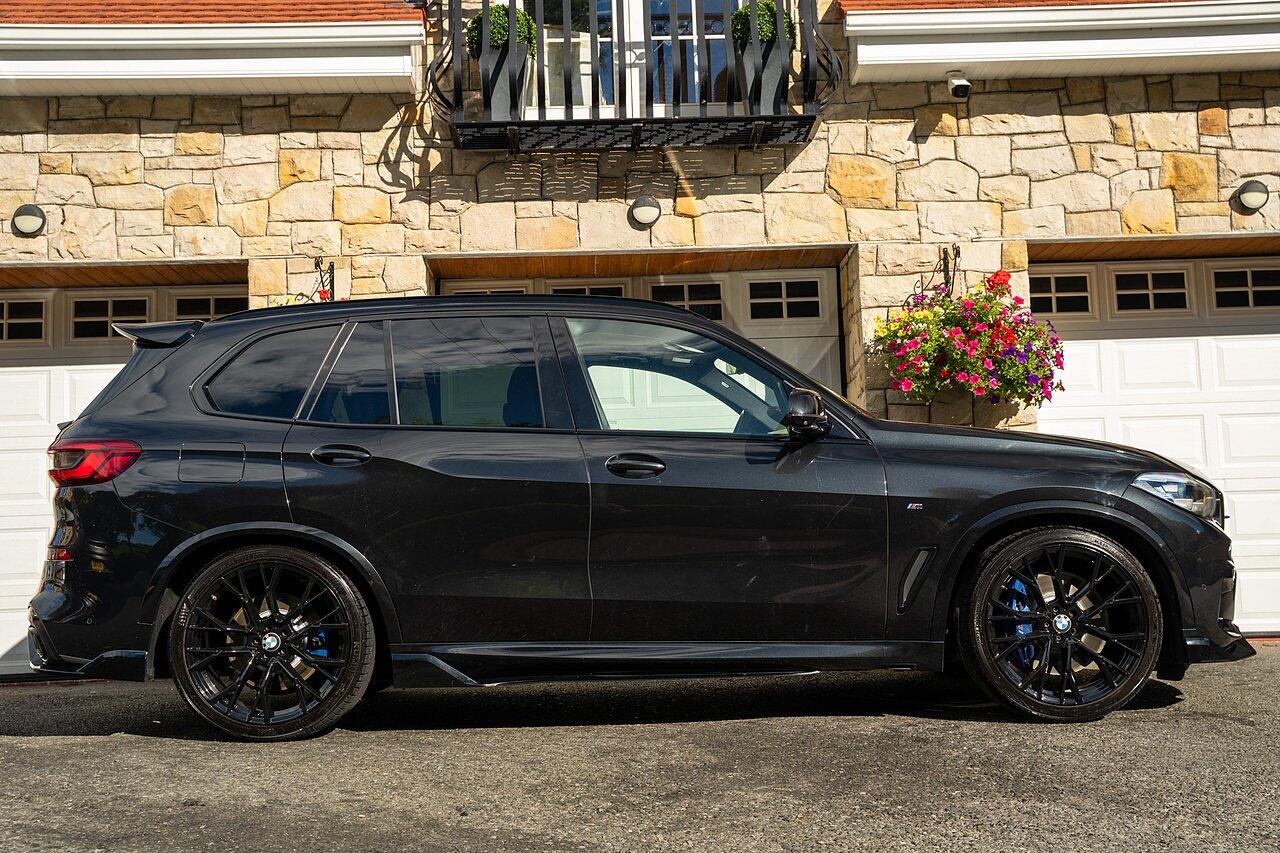 BMW X5 view 3