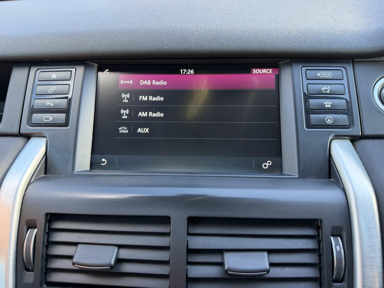Land Rover Discovery Sport view 34