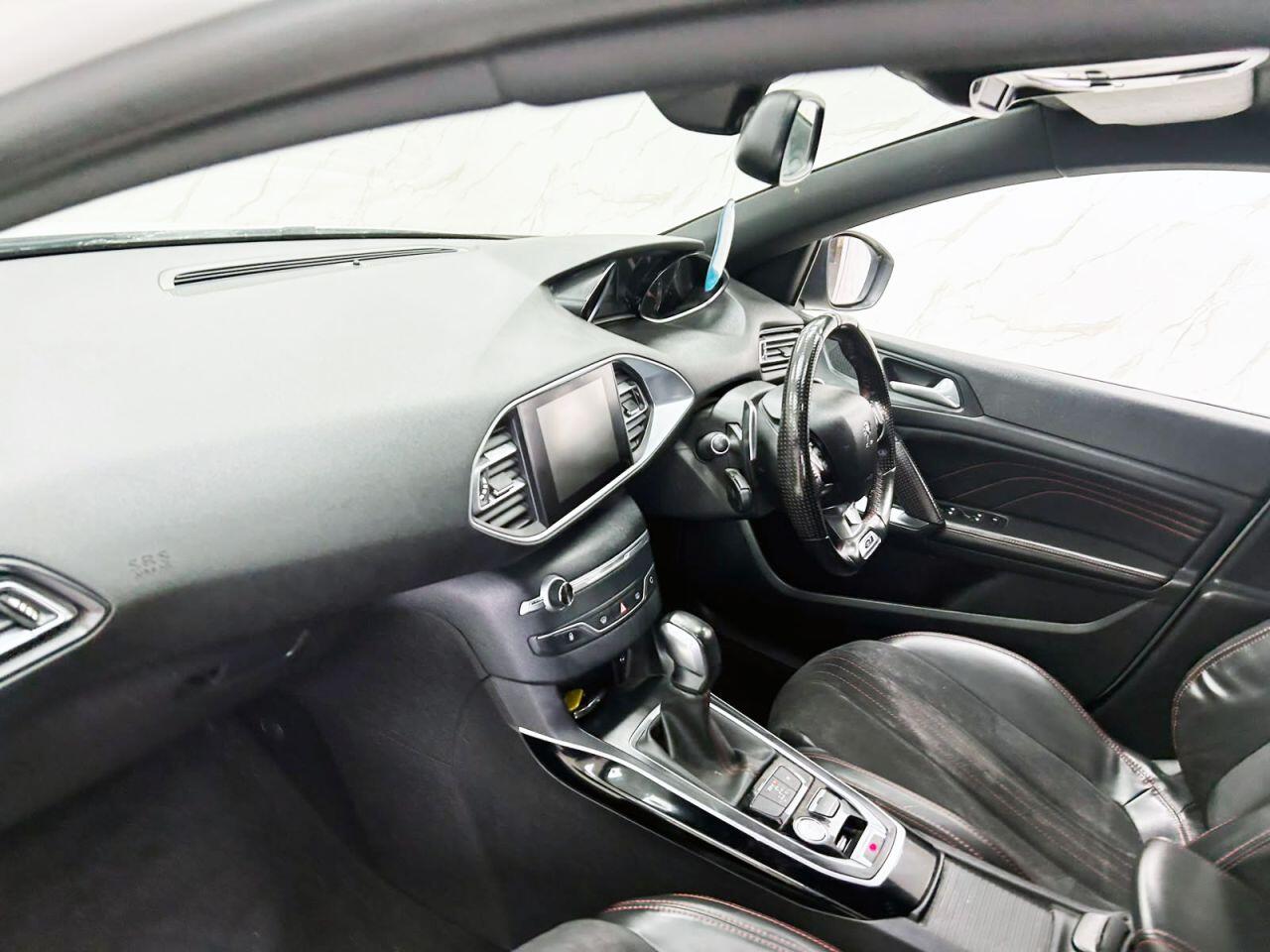 Peugeot 308 view 13