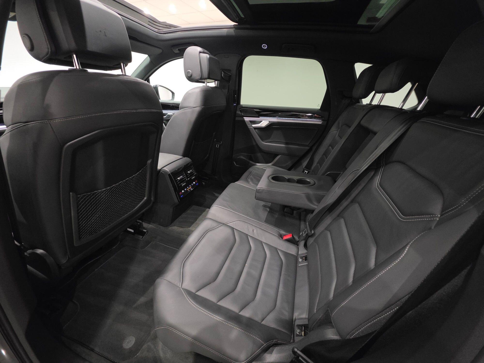 Volkswagen Touareg view 83